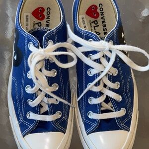 CONVERSE UNISEX Comme des Garcons PLAY Low Chuck's in blue canvas Size; M 6/W 8